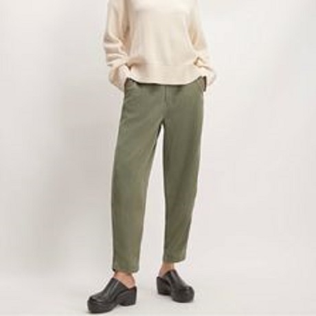 High-Waisted Chinos + Knit top + Loafers #Darkacademiaoutfit